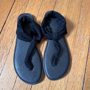 Sanuk yoga flip flops
